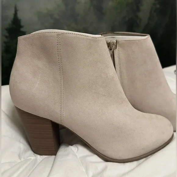 Cute boots NWT - Picture 1 of 1